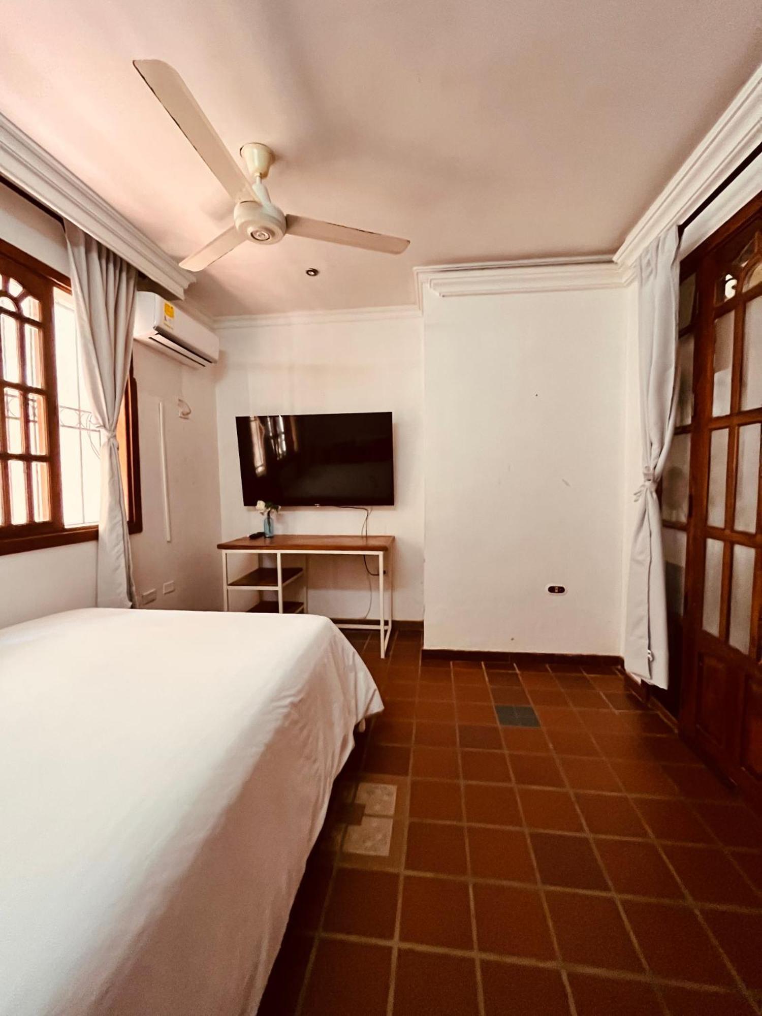 Casa Isabelita Hotel มอมโปส ภายนอก รูปภาพ