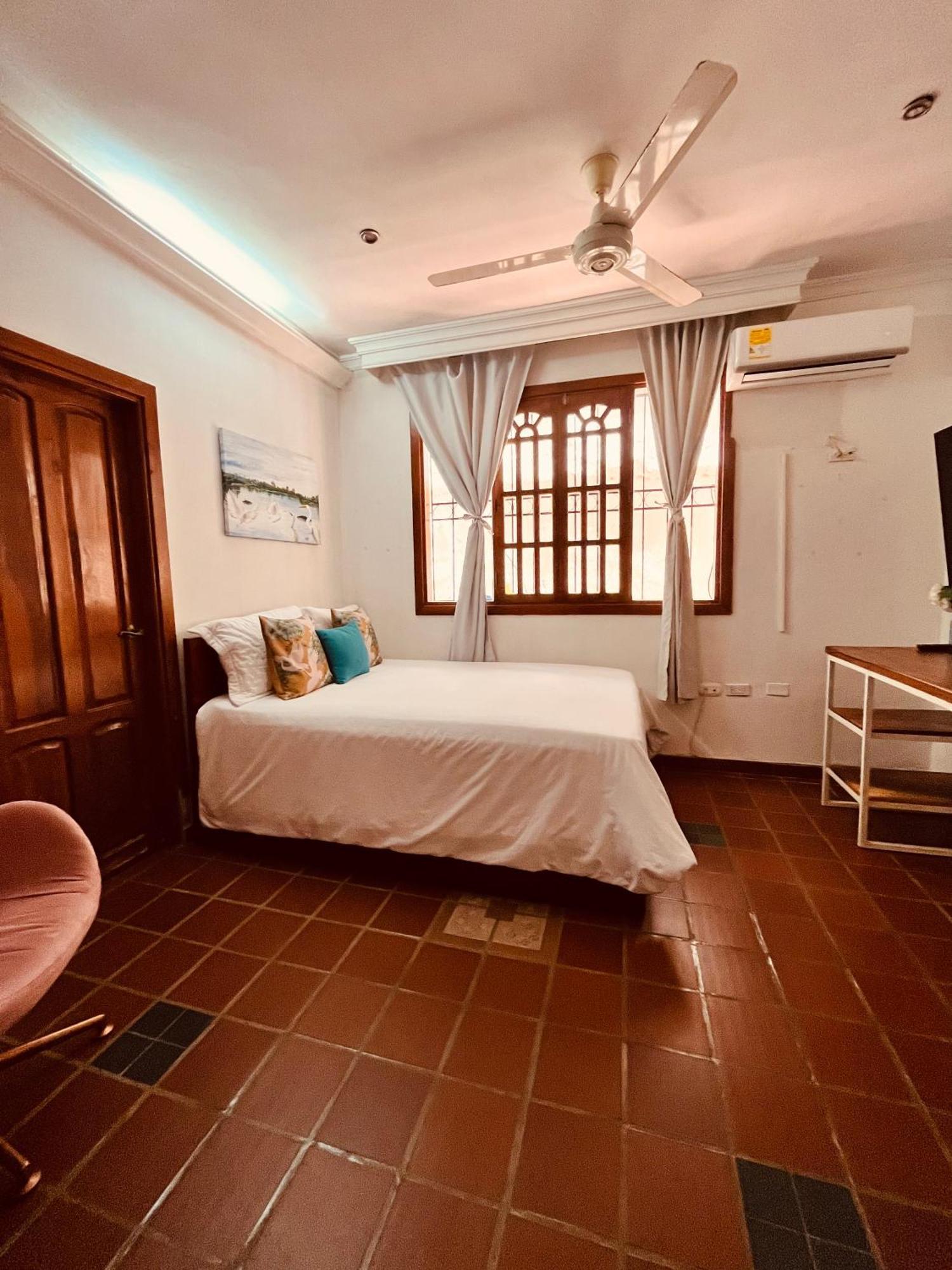 Casa Isabelita Hotel มอมโปส ภายนอก รูปภาพ