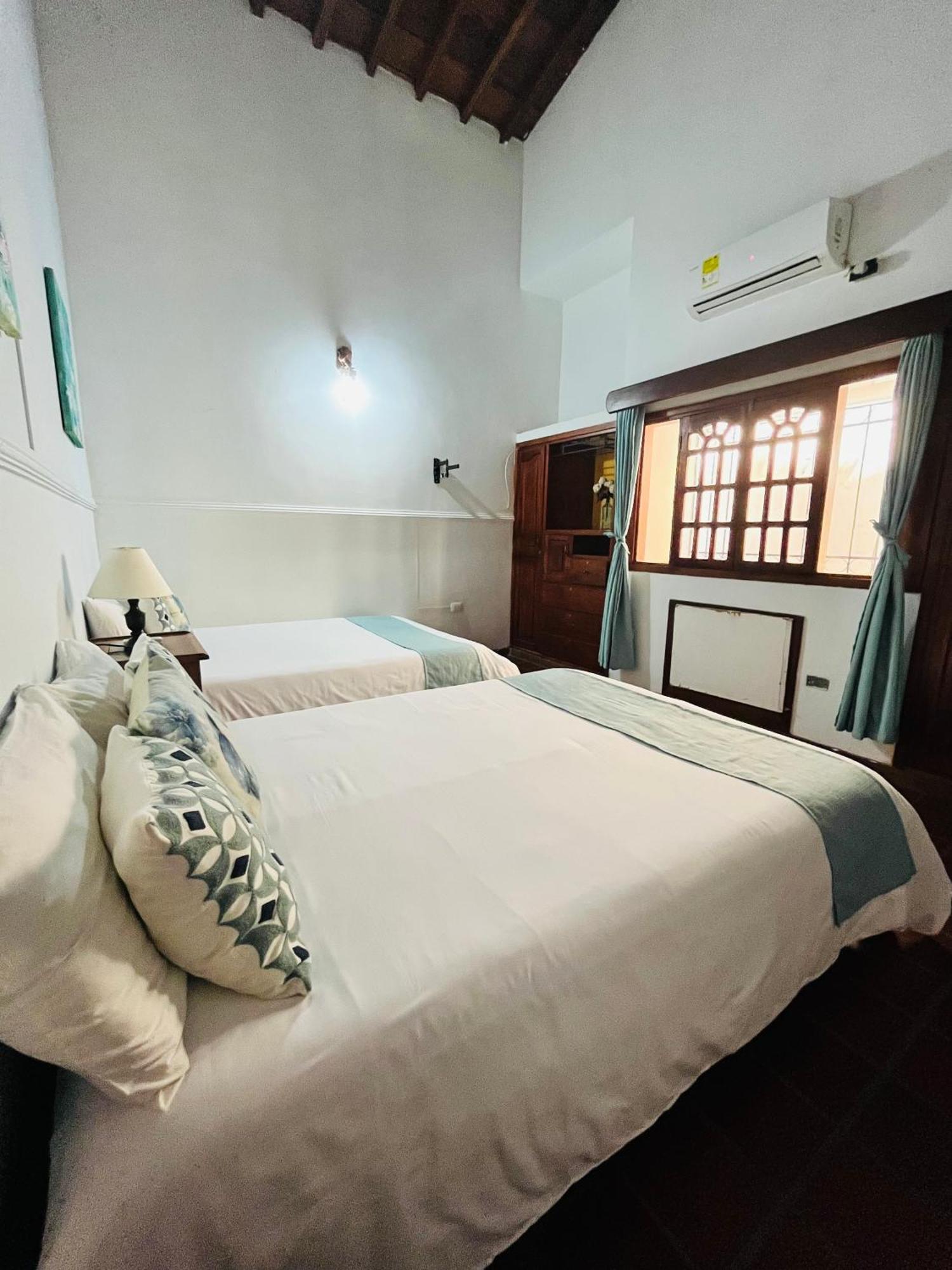 Casa Isabelita Hotel มอมโปส ภายนอก รูปภาพ