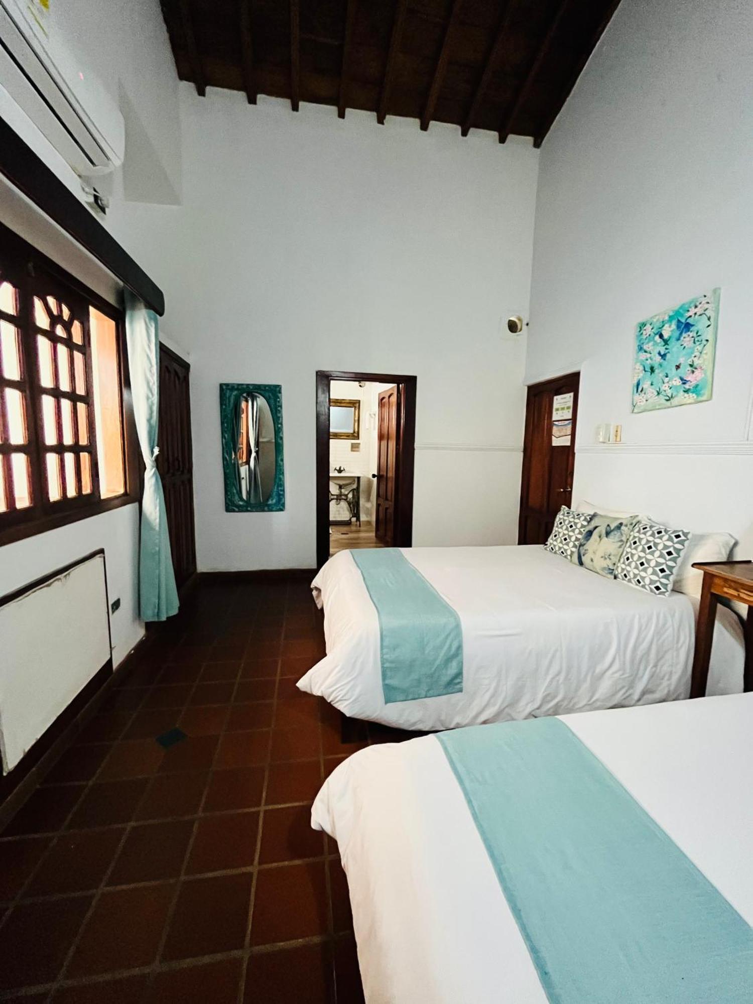 Casa Isabelita Hotel มอมโปส ภายนอก รูปภาพ