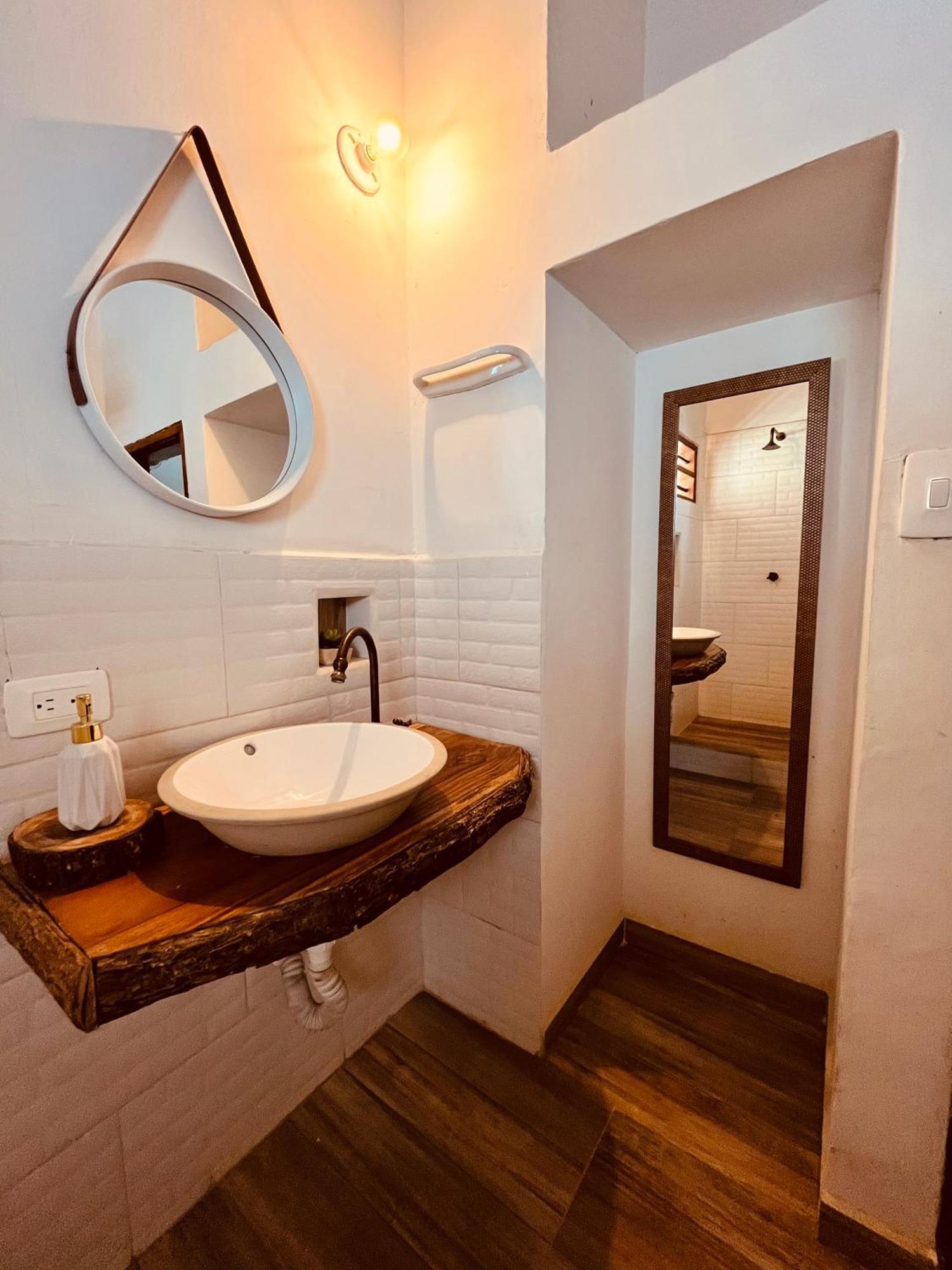 Casa Isabelita Hotel มอมโปส ภายนอก รูปภาพ